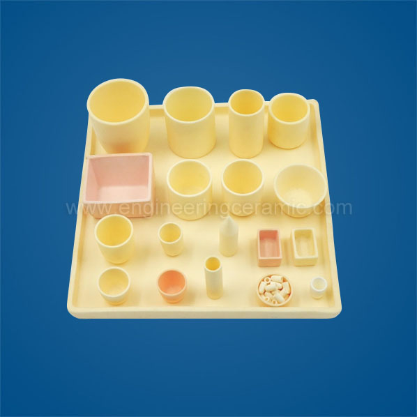 কেন আপনার পরীক্ষাগারের প্রয়োজনের জন্য অ্যালুমিনা সিরামিক ল্যাবওয়্যার চয়ন করবেন?